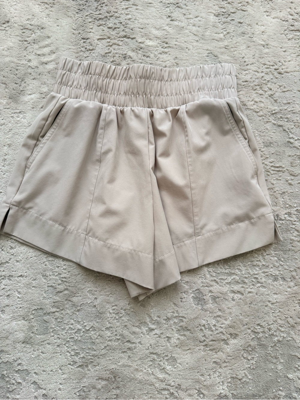 Abercrombie Women’s Elastic Waist Light Beige Shorts
